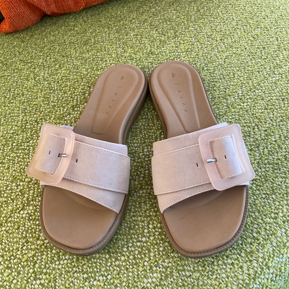 Reef Light Pink Suade Sandals 🌸 - Picture 2 of 7